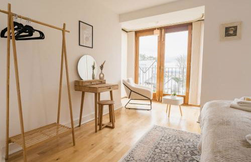 Beautifully done 5 bed barn conversion in Heswall - Sleeps up to 10 - Foto 3