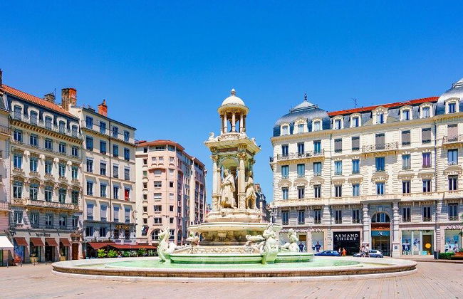 Tour a pie autoguiado de Lyon con una aplicación - Foto 2