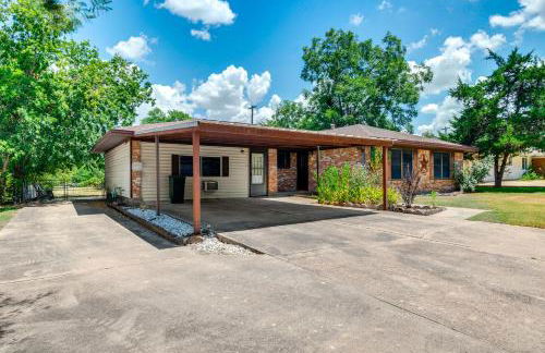 2 Mi to Kyle Field Bryan Home with Fenced Yard - Photo 25