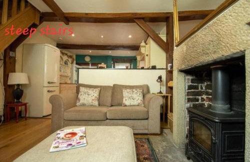Characterful 2 bed cottage in excellent location - Photo 5