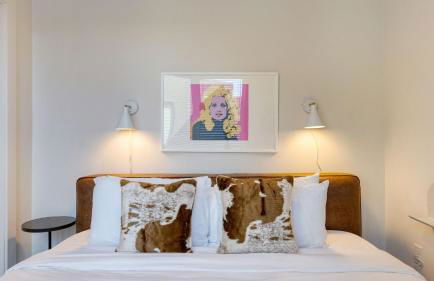 36 Guests on Music Row Bachelorette Suites Glam Room 5 Minutes to Downtown - Foto 29