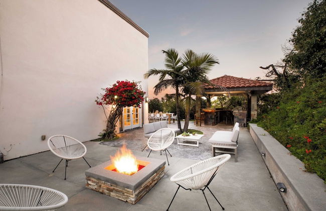 Villa Valencia by Avantstay Entertainers Dream w/ Outdoor Kitchen, Spa & Views - Foto 8