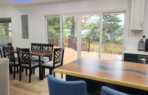 Unique 3-bed Lakefront Container Home - Foto 39