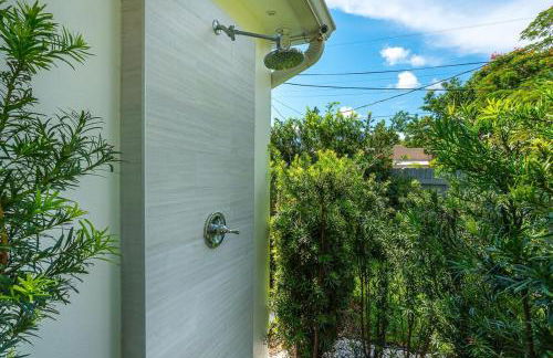 Renovated 2BR Home - Hot Tub, Gym & Beach Nearby - Foto 9