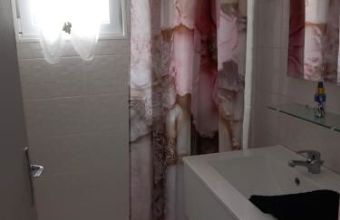 Petite maison avec jardin privé - Photo 2