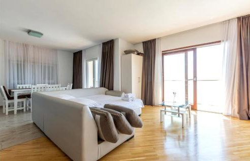 Gorgeous Home In Mravince With Sauna - Photo 30