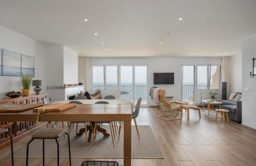 Apartament amb espectaculars vistes a Palamós - Foto 1