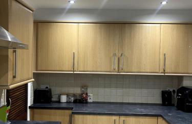 Spacious 3 Bedroom Home in Bletchley - Foto 7