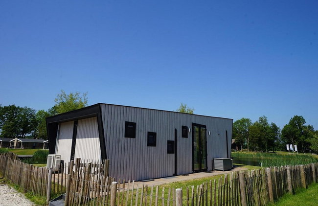 Waterside Chalet Escape Near Kampen - Photo 1
