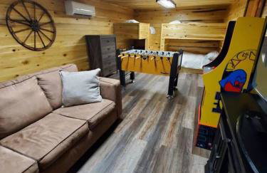 Luxury Cabin w/ Game Room & Hot Tub at Cave Run Lake - Foto 12