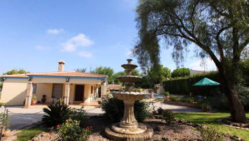 Spacious Villa with Pool in Sanlúcar la Mayor - Foto 2, Garden