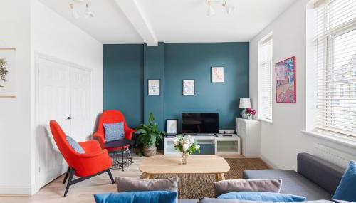 Albany by Black Door Stays - Photo 1