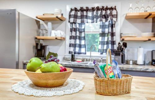 Charming Watkins Glen Home with Yard! - Foto 10