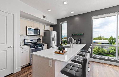 Gorgeous Central City 2BD 2BA - Foto 29