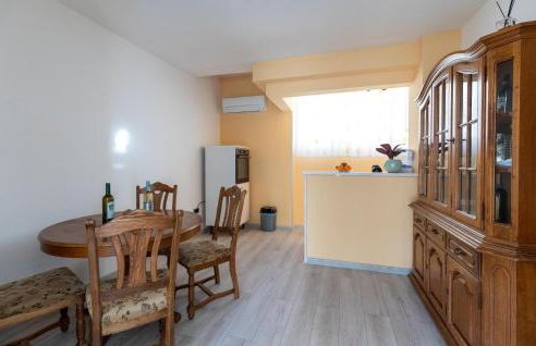 1 Bedroom Lovely Apartment In Ploce - Foto 2