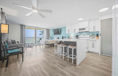 Beautiful Beachfront Condo - Photo 1