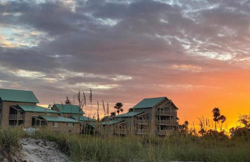 Remote Island Retreat with Private Ferry, Pool, Beach - Foto 12