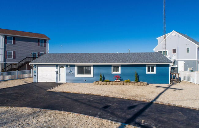 Waterfront Beach House - Photo 23