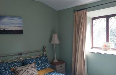 2 Bed Cottage - Sleeps 4 - Pets - Parking - Photo 12