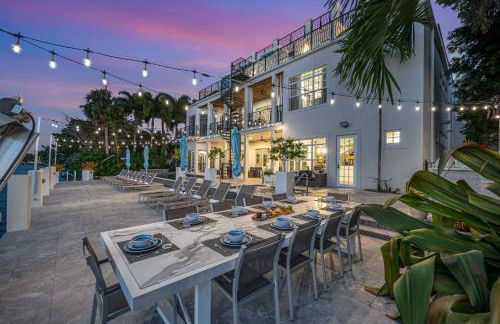 The Modern Castle Canal View Access Rooftop Living Greenhouse VlLLAS - Foto 18