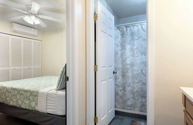 Surf & Racquet Club #24 New Beds, New You! - Foto 9