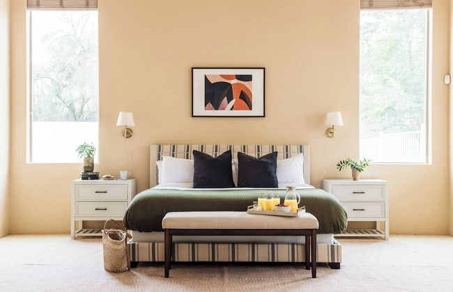 Sleeps 19, 7bdr Estate! Sports Court, Putting Green, Pool Farrier by Avantstay - Foto 26