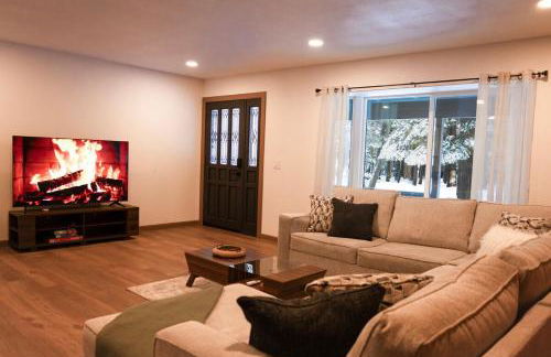 Lassen National Park Luxury Cabin with Hot Tub - Foto 36