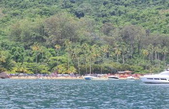 Passeio de Lancha 25 pés para 6 pessoas em Ilhabela - Foto 2