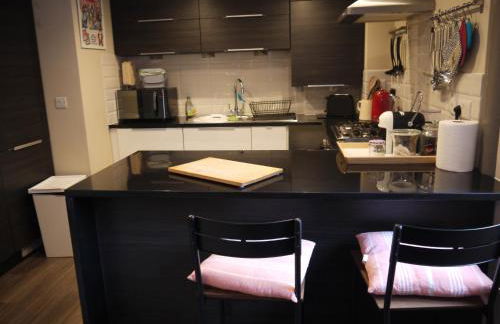 Old Brewery home with pool and gym access - Foto 16