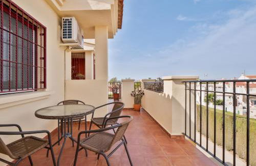 Torrevieja Palm Apartment- very quiet, in the garden, air condition in every room - Foto 17