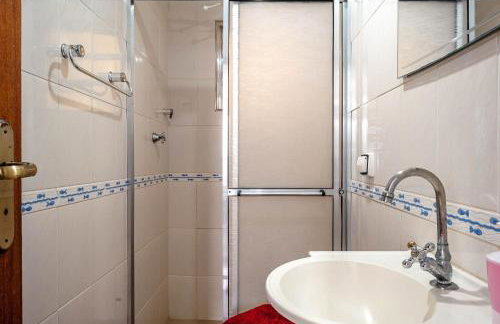 APARTAMENTO, ATÉ 4 PESSOAS,20 Metros da PRAIA do SONHO, PÉ NA AREIA,100 MB WI-FI - Foto 29