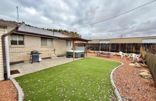 Private Hot Tub Less than 30 min to Zion National Park - Foto 16