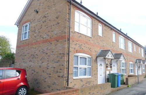 Friars Walk houses with 2 bedrooms, 2 bathrooms, fast Wi-Fi and private parking - Photo 24