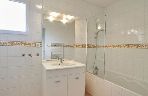 Villa in France with Pool and Private Garden - Foto 10