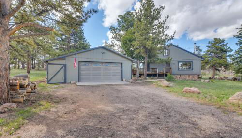 Cozy Red Feather Lakes Retreat with Deck and Yard - Foto 4