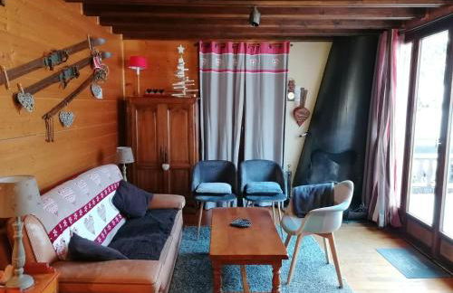 Chalet savoyard avec terrasse, proche des pistes et vue sur montagne - FR-1-459-129 - Foto 2