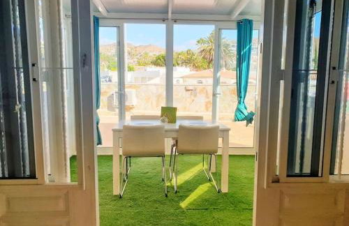 The perfect place to relax Bedroom with hot tub, beautiful tropical garden area. Bbq and big open spaces through all the house.It is located in a quiet place, but still 5 min away from the touristic Puerto Rico and walking distance from the beach - Foto 30