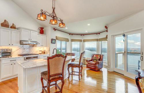 Luxe Home with Panoramic Greers Ferry Lake Views - Photo 3