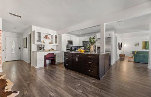 Texas Willow Ranch - Epic Luxury Retreat with Pool, Game room, Soccer, BBQ, Fire table - Foto 22