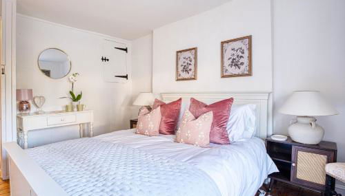 Hollyhocks 2 Bedroom House with Extra Sleeping Option - Wiltshire - Foto 2