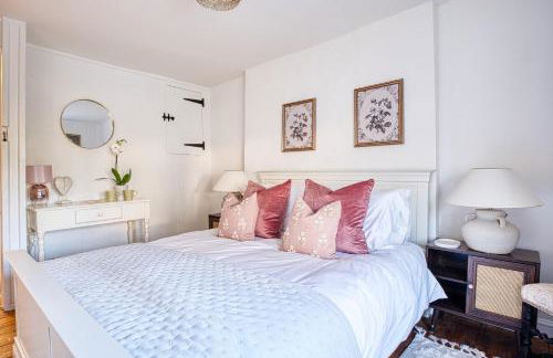 Hollyhocks 2 Bedroom House with Extra Sleeping Option - Wiltshire - Foto 2