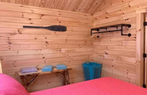 Unique Cabin Near Surf City with Loft and Parking - Foto 11