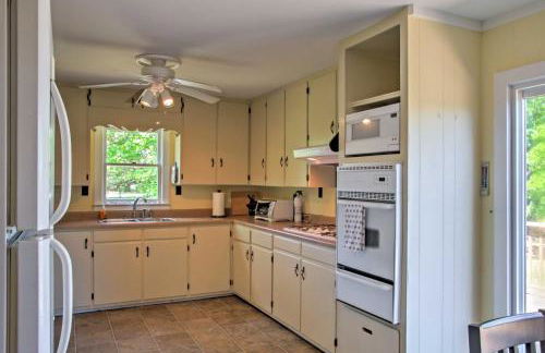 Secluded and Quiet Coastal Home 1 Mile to Boat Ramp - Foto 7