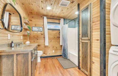 Rivers Ledge Cabin with breathtaking views hot tub & indoor pool - Photo 16