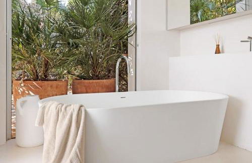 Exclusive Luxury Villa with Stunning Sea Views - Foto 19