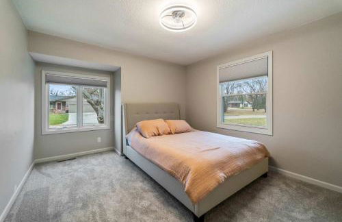 Spacious 5BR Family Home Near ISU & Attractions - Foto 18