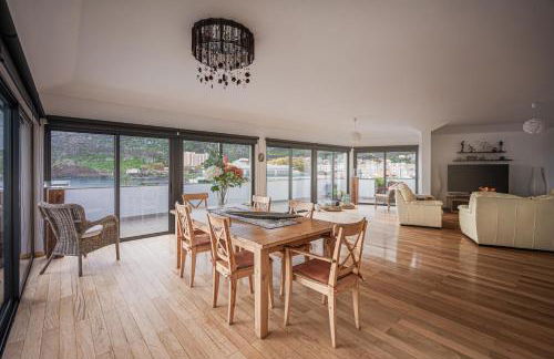 Beachfront Penthouse with Panoramic Ocean-View Terrace VIP Baia - Photo 2