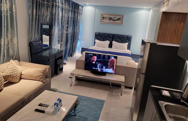 Swan Towers - Photo 9