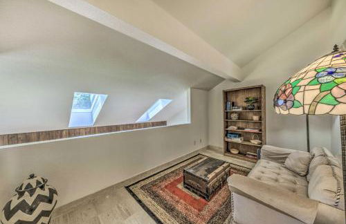 Cozy Cloudcroft Townhome about 1 Mi to Burro Ave! - Photo 16