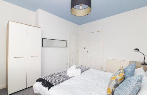 Modern And Vibrantly Designed Apartment - Foto 7